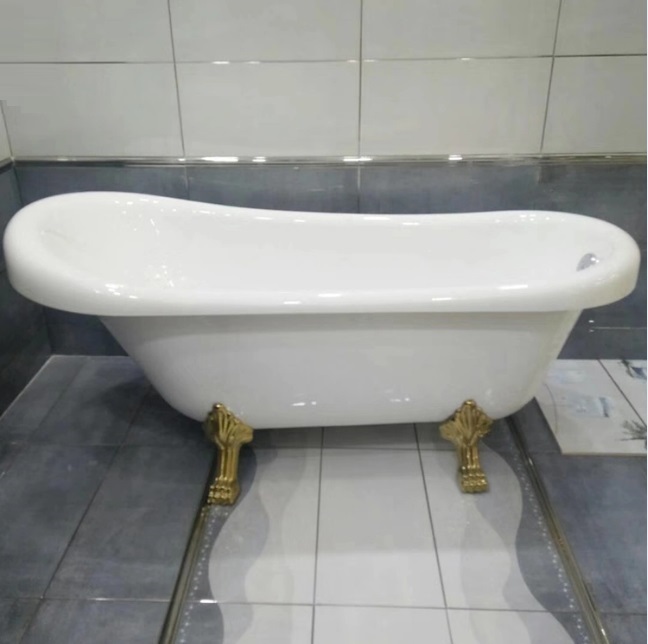 Отдельностоящая акриловая ванна Cerutti Spa CLASSIC 150G на львиных лапах (золото)  без гидромассажа