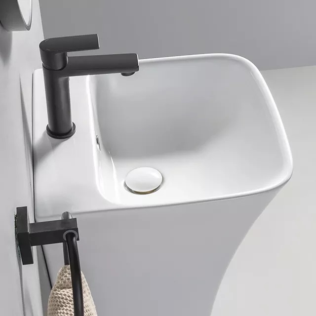 Раковина напольная Ceruttispa Luca белая, литая с пьедесталом 45х43.5х83.5 см