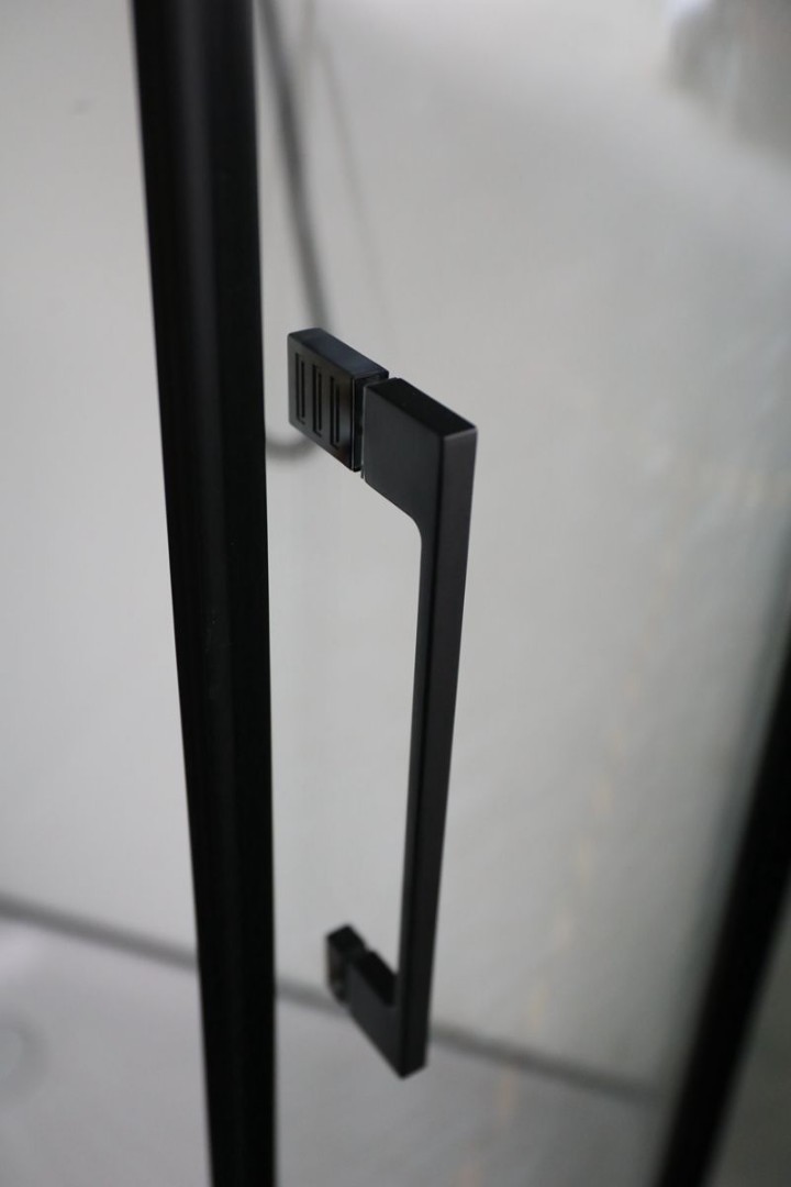 Душевая кабина Ceruttispa Viva101B, тропический душ, закрытая, 100х100х215