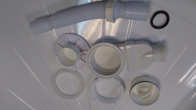 Сифон для низкого поддона Ceruttispa D85мм. под отв. D от 85 до 90мм. с гофрой D40мм. к поддонам Ceruttispa