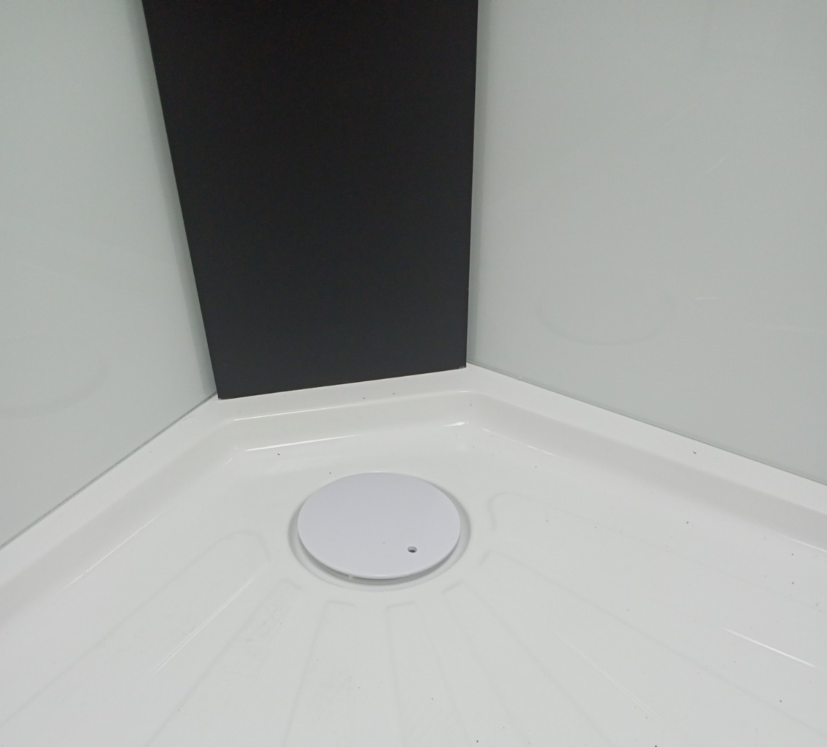 Душевая кабина Ceruttispa Chika 901B тропический душ, угловая, без крыши