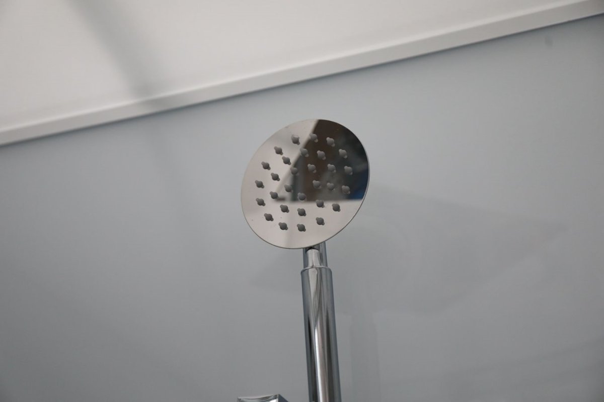 Душевая кабина Ceruttispa Vima101, тропический душ, закрытая, 100х100х215